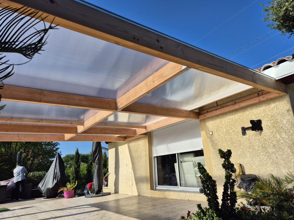 CCA Charpente - réalisation d'une pergola sur Lyon et ces alentours